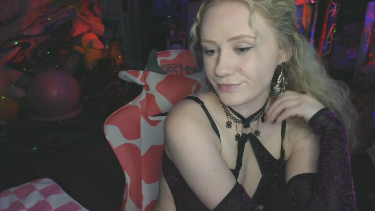 Katie_Little's Streamate show and profile