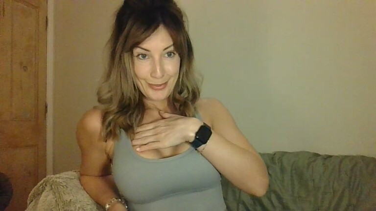 JoanieOakley21's Streamate show and profile
