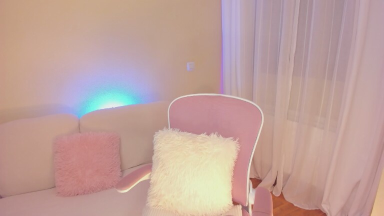 innasantos's Streamate show and profile