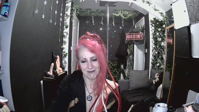 SkySparks's Streamate show and profile