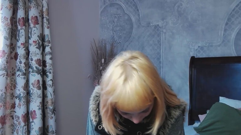 LEEZIE's Streamate show and profile