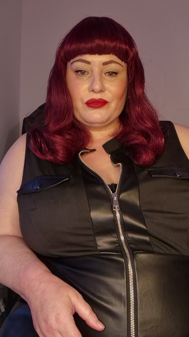 TheDevineMissDeviant