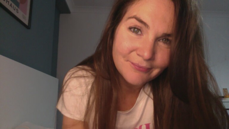 LittleMissFoxx's Streamate show and profile